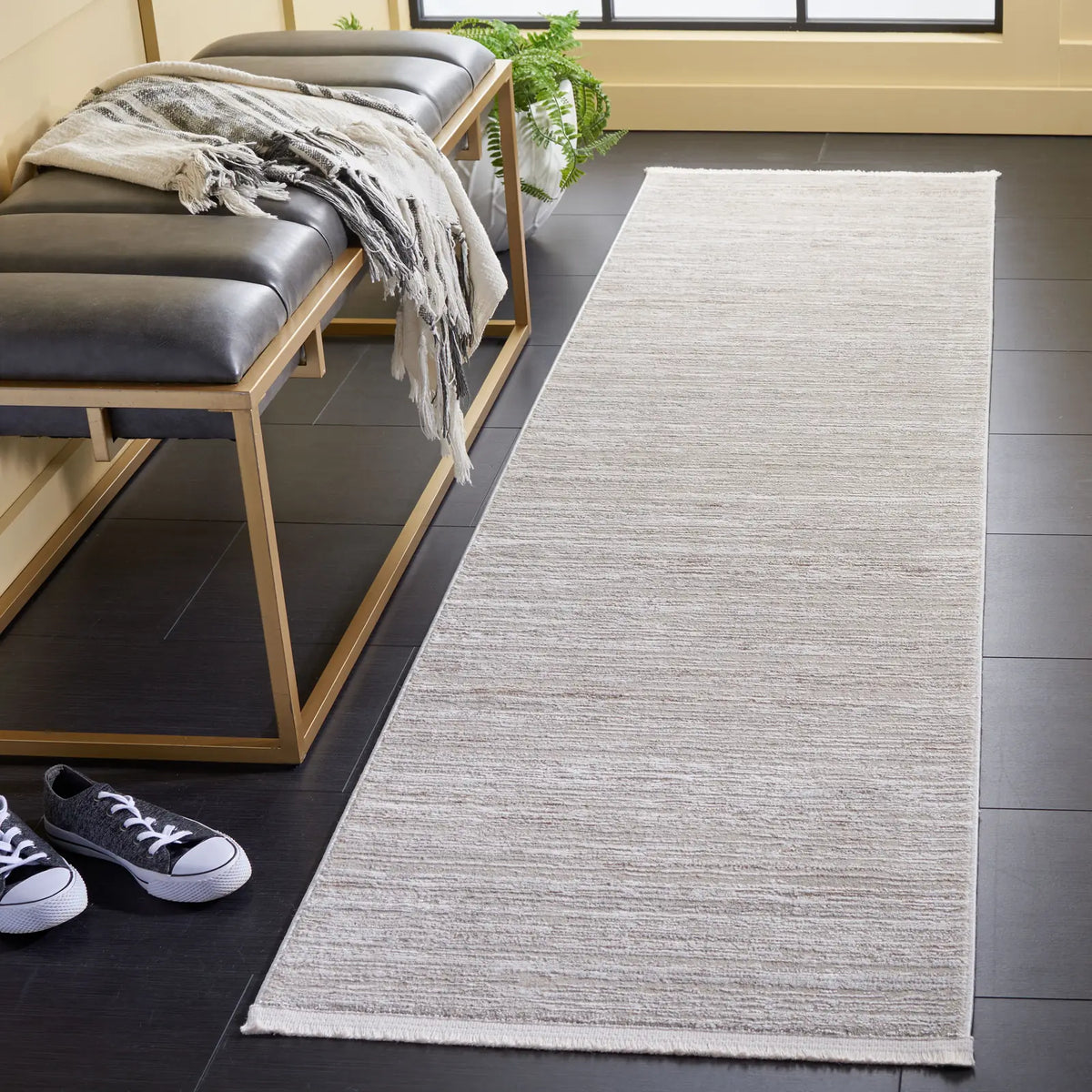 Safavieh Platinum 2'-2" x 8'-0" Rug in Beige / Ivory