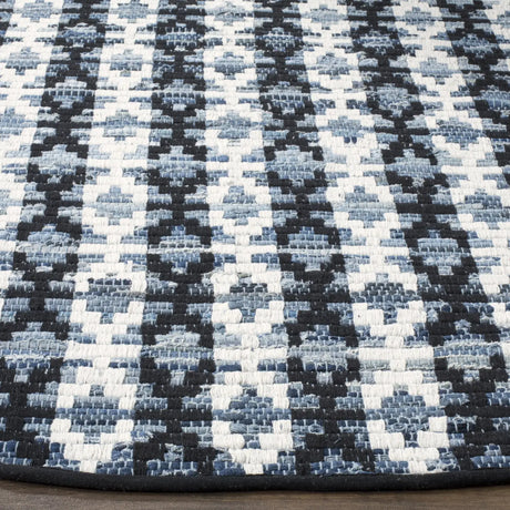 Safavieh Montauk 6'-0" x 6'-0" Rug in Ivory Blue / Black