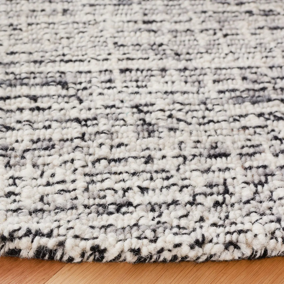 Safavieh Abstract 6'-0" x 6'-0" Rug in Black / Grey