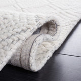 Safavieh Marbella 4'-0" x 6'-0" Rug in Ivory