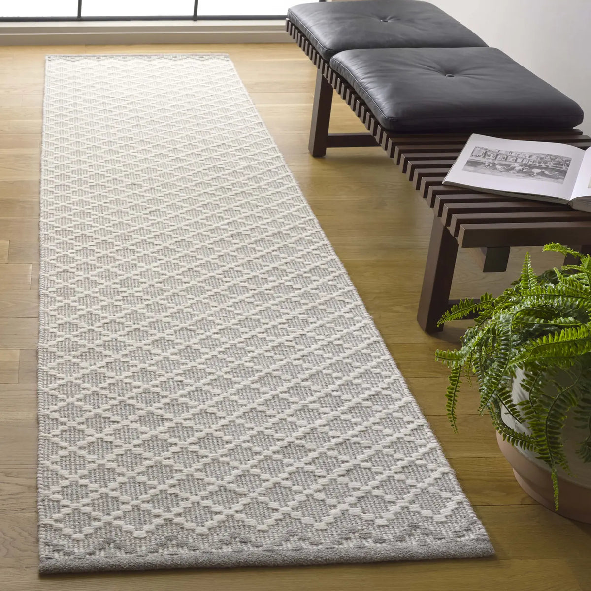 Safavieh Vermont 2'-3" x 9'-0" Rug in Grey / Ivory