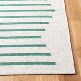 Safavieh Montauk 4'-0" x 6'-0" Rug in Ivory / Dark Green