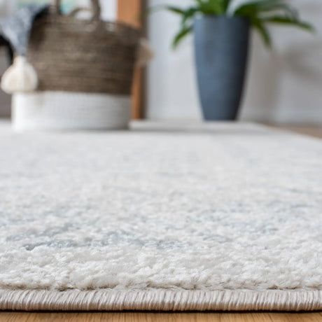 Safavieh Tulum 4'-0" x 6'-0" Rug in Ivory / Light Grey