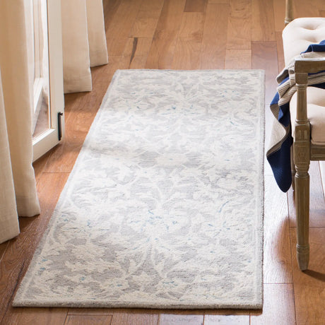 Safavieh Micro-Loop 2'-3" x 11'-0" Rug in Grey / Ivory