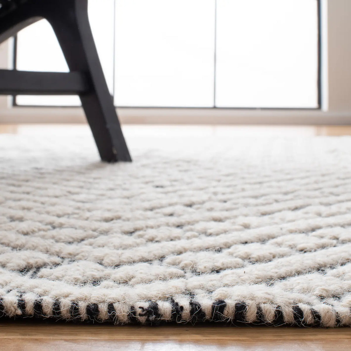 Safavieh Natura 6'-0" x 9'-0" Rug in Ivory / Black