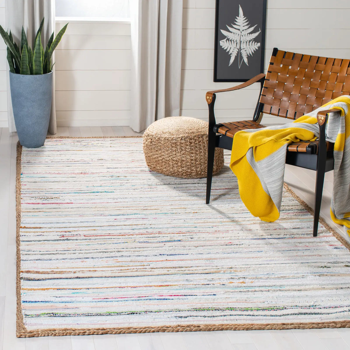 Safavieh Montauk 5'-0" x 8'-0" Rug in Grey / Natural