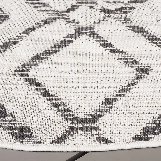 Safavieh Courtyard 6'-7" x 6'-7" Rug in Ivory / Black
