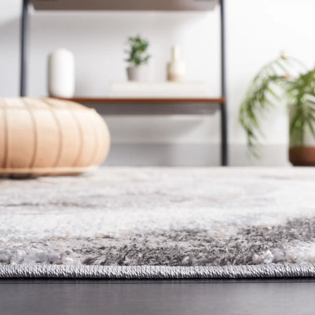 Safavieh Opal 4'-0" x 6'-0" Rug in Ivory / Grey