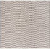 Safavieh Montauk 6'-0" x 6'-0" Rug in Grey / Ivory