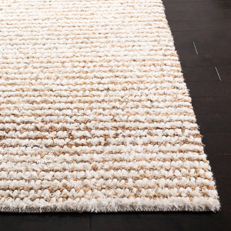 Safavieh Classic Shag 4'-0" x 6'-0" Rug in White / Beige