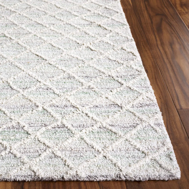 Safavieh Abstract 4'-0" x 6'-0" Rug in Green / Ivory