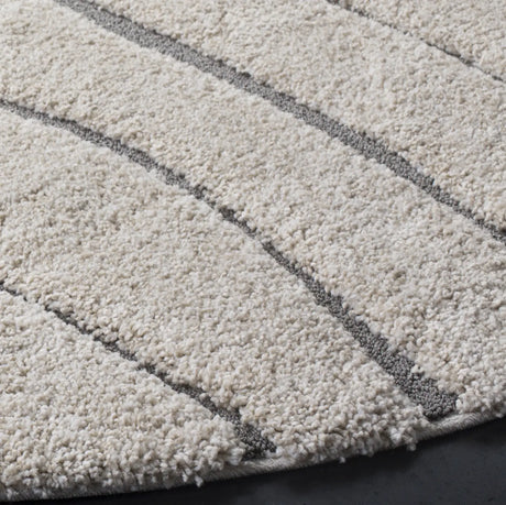 Safavieh Florida Shag 6'-7" x 6'-7" Rug in Cream / Grey