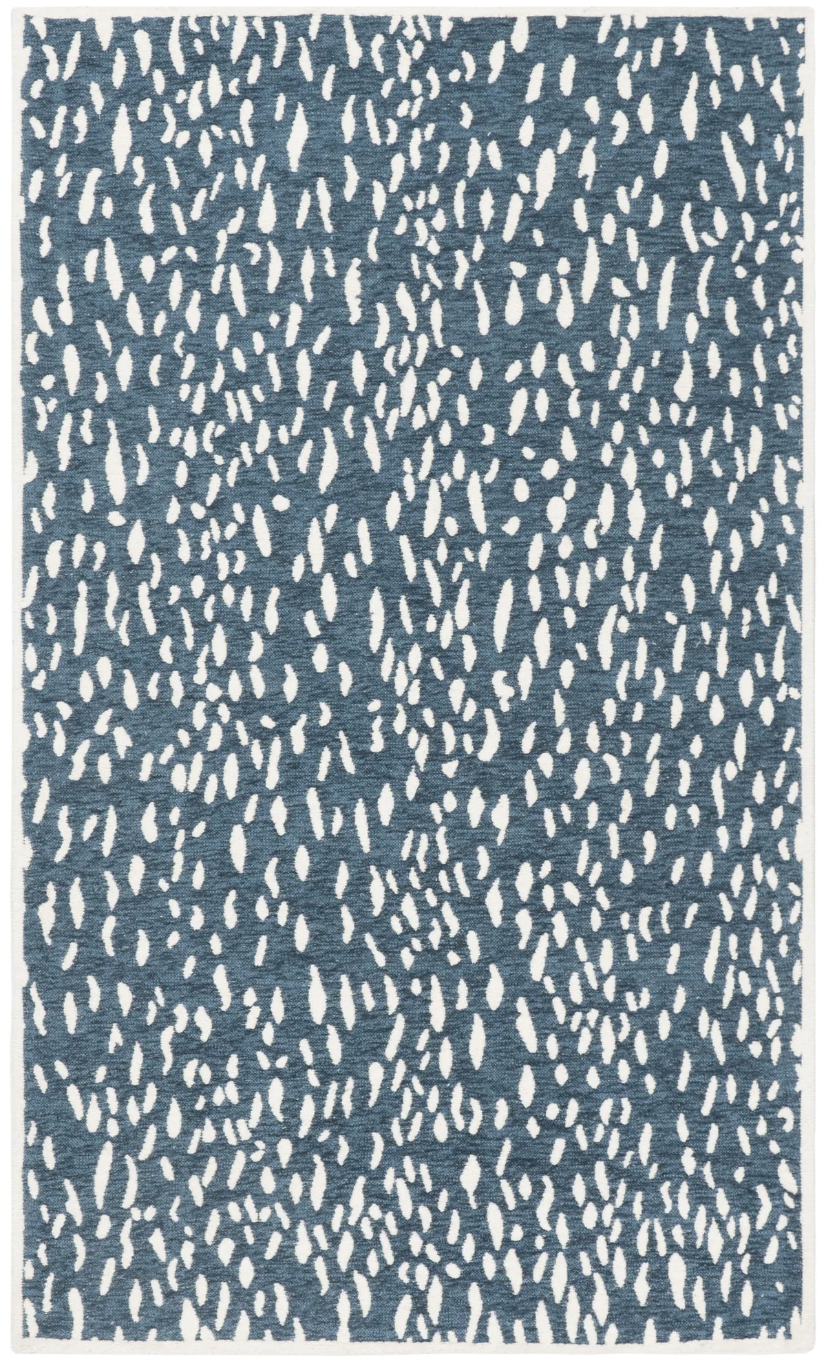 Safavieh Marbella 2'-3" x 4'-0" Rug in Blue / Ivory