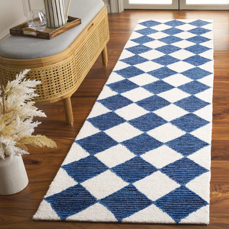 Safavieh Ebony 2'-3" x 9'-0" Rug in Navy / Ivory