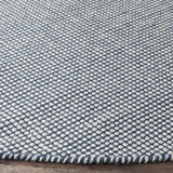 Safavieh Montauk 6'-0" x 6'-0" Rug in Ivory / Navy