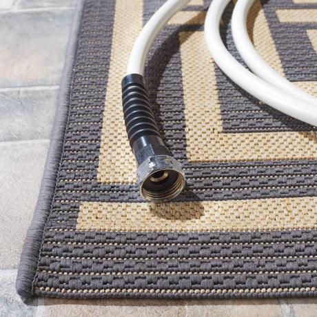 Safavieh Courtyard 4'-0" x 5'-7" Rug in Grey / Cream