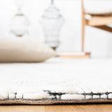 Safavieh Marbella 4'-0" x 6'-0" Rug in Ivory / Black