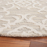 Safavieh Blossom 6'-0" x 6'-0" Rug in Grey / Ivory