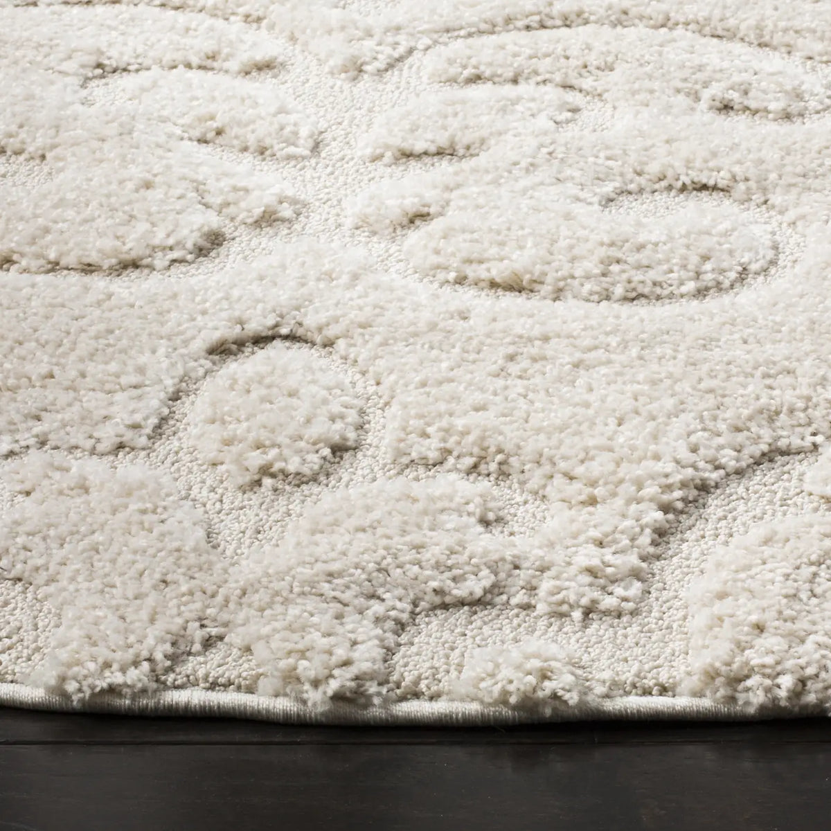 Safavieh Florida Shag 6'-7" x 6'-7" Rug in Creme / Creme