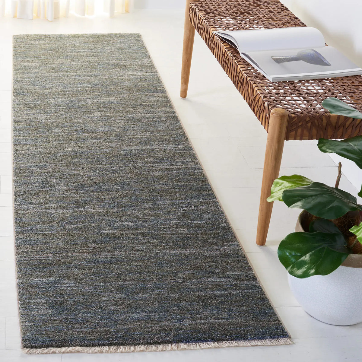 Safavieh Lasa 2'-3" x 8'-0" Rug in Green / Gold