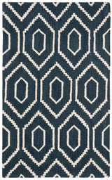 Safavieh Himalaya 3'-0" x 5'-0" Rug in Navy / Ivory