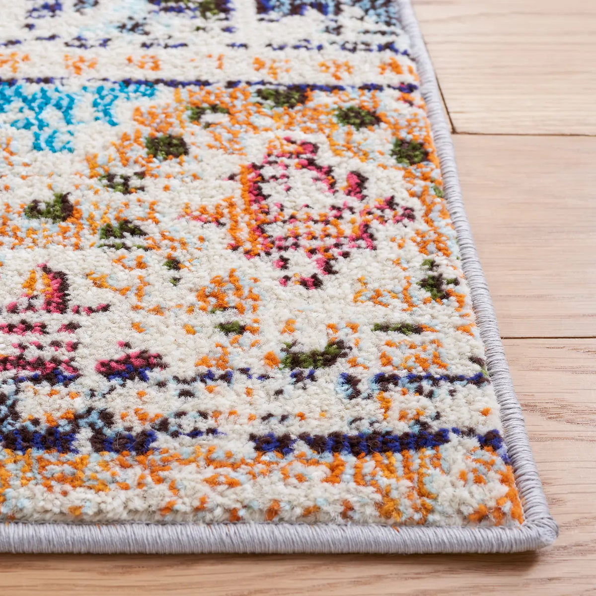 Safavieh Madison 4'-0" x 6'-0" Rug in Orange / Beige