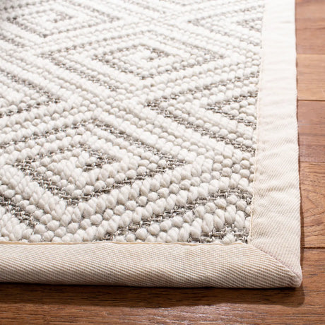 Safavieh Palm Beach 5'-0" x 8'-0" Rug in Natural / Ivory