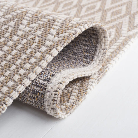 Safavieh Martha Stewart 5'-0" x 7'-0" Rug in Taupe / Cream