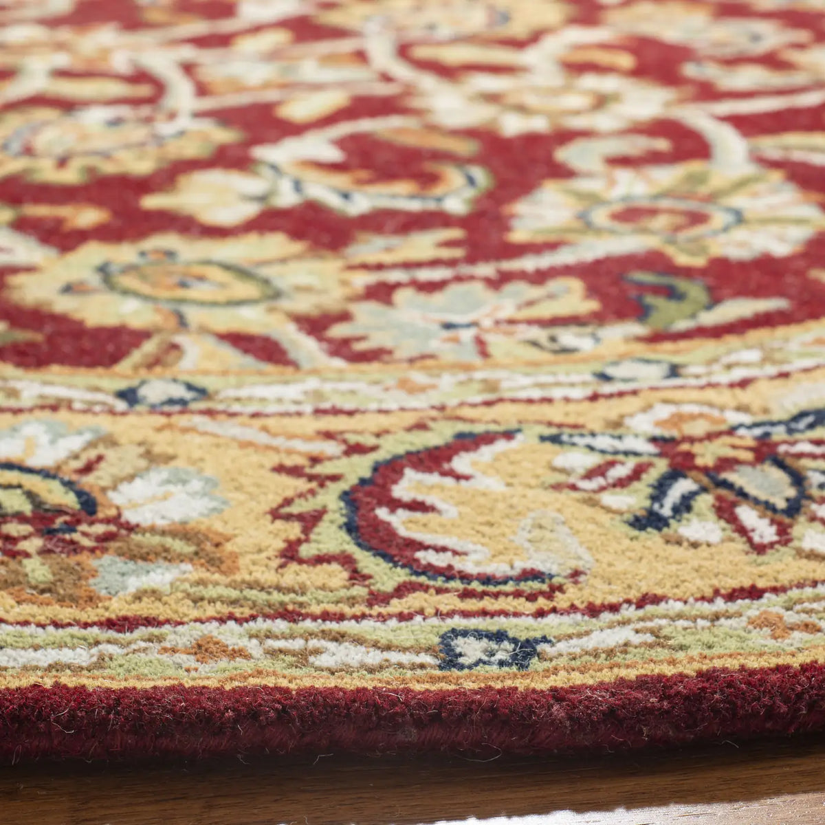 Safavieh Classic 5'-0" x 5'-0" Rug in Red / Gold