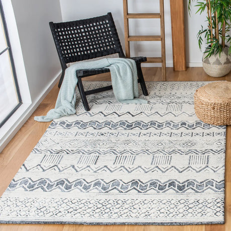 Safavieh Roslyn 4'-0" x 6'-0" Rug in Black / Ivory