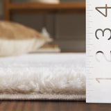 Safavieh Tahoe Shag 4'-0" x 6'-0" Rug in Ivory / Beige