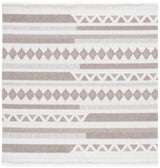 Safavieh Lotus 6'-7" x 6'-7" Rug in Ivory / Beige