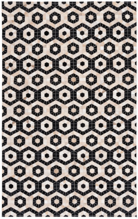 Safavieh Studio Leather 4'-0" x 6'-0" Rug in Black / Beige