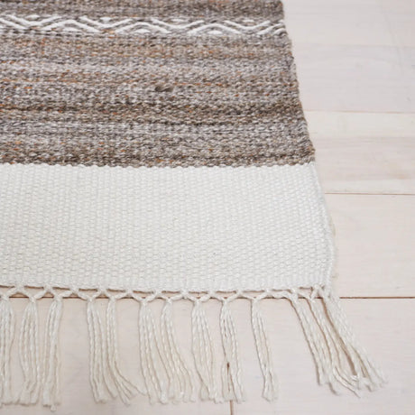 Safavieh Striped Kilim 4'-0" x 6'-0" Rug in Black / Ivory