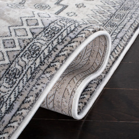 Safavieh Carnegie 4'-0" x 6'-0" Rug in Ivory / Grey