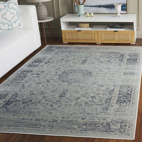Safavieh Vintage 4'-0" x 5'-7" Rug in Light Blue