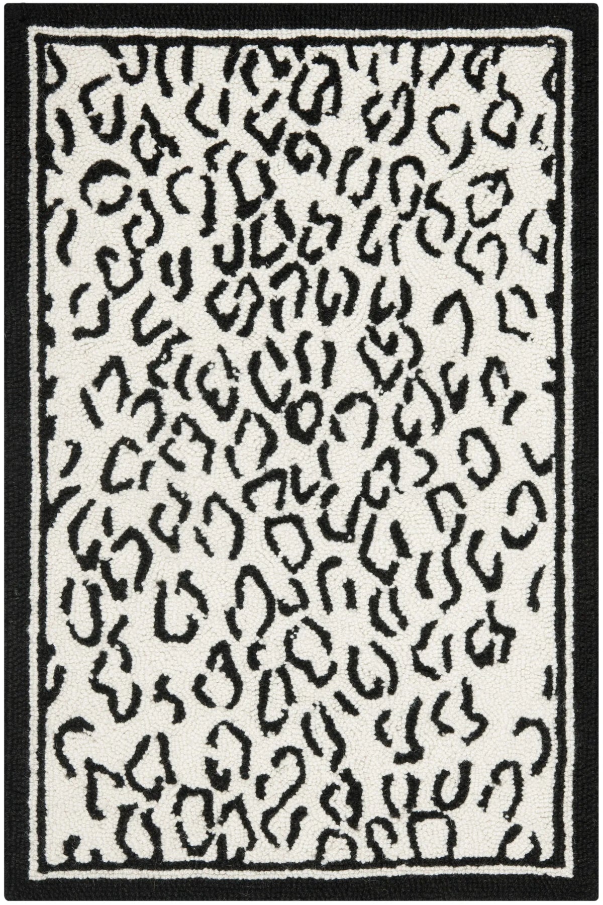 Safavieh Chelsea 1'-8" x 2'-6" Rug in Ivory / Black