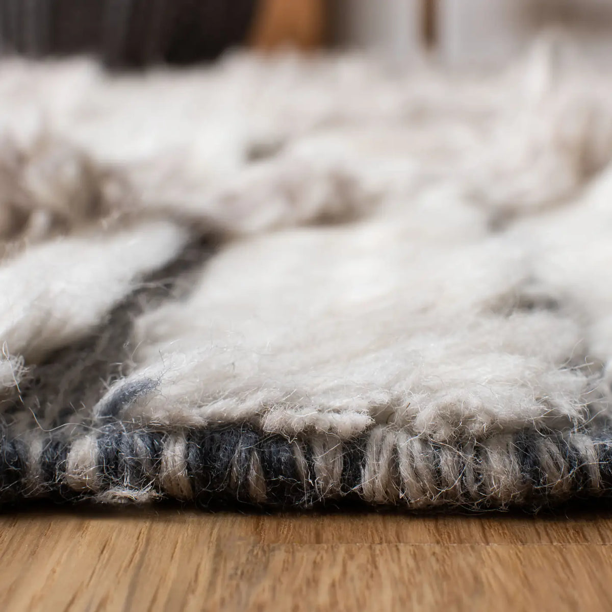 Safavieh Kenya 5'-0" x 8'-0" Rug in Ivory / Grey