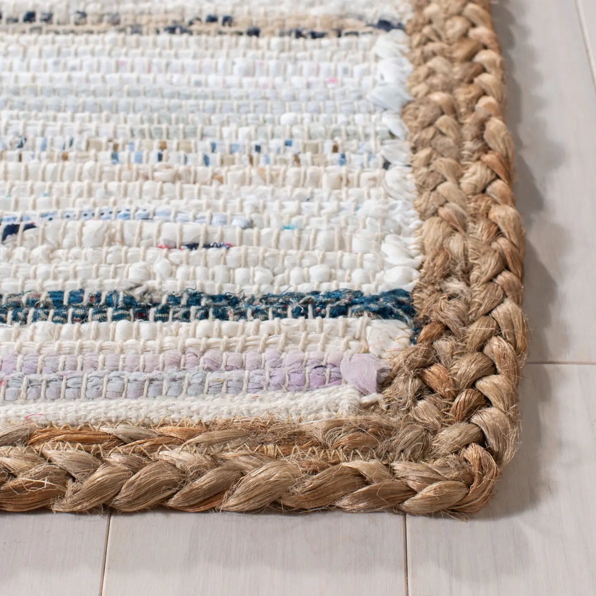 Safavieh Montauk 5'-0" x 8'-0" Rug in Grey / Natural