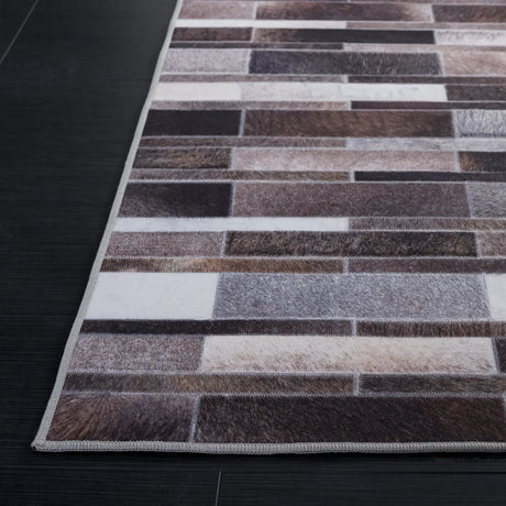 Safavieh Faux Hide 4'-0" x 6'-0" Rug in Ivory / Grey