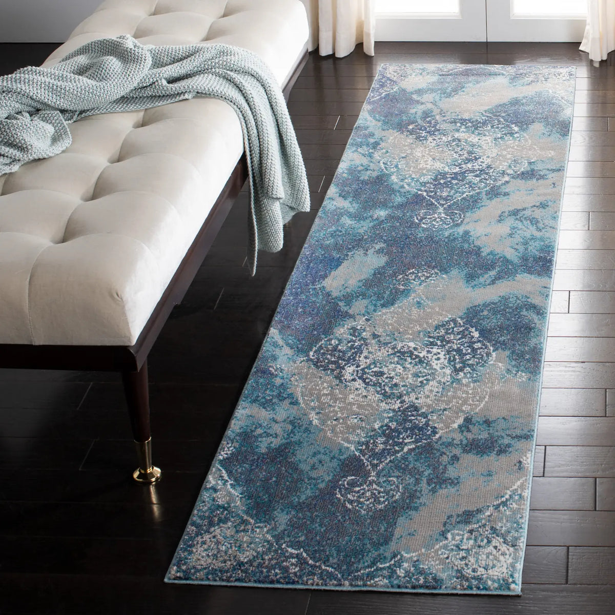 Safavieh Aria 2'-0" x 8'-0" Rug in Light Blue / Ivory