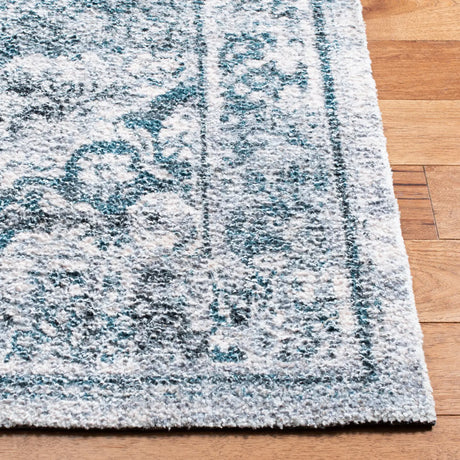 Safavieh Classic Vintage 4'-0" x 6'-0" Rug in Aqua / Blue