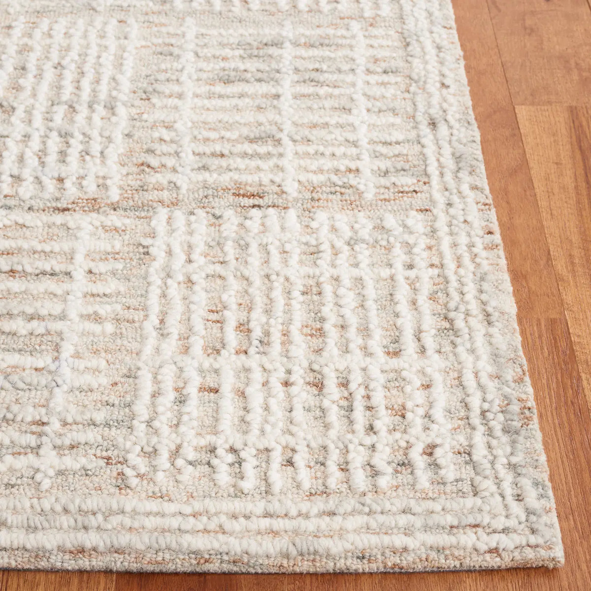 Safavieh Abstract 4'-0" x 6'-0" Rug in Brown / Ivory