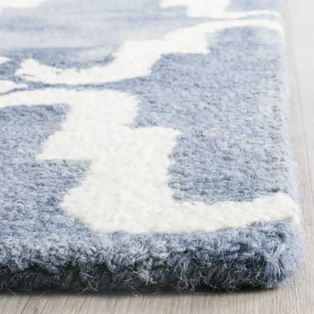 Safavieh Dip Dye 2'-3" x 8'-0" Rug in Blue / Ivory