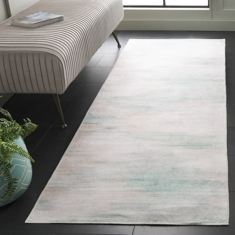 Safavieh Malibu 2'-6" x 8'-0" Rug in Ivory / Green