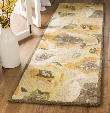 Safavieh Martha Stewart 2'-3" x 8'-0" Rug in Gold