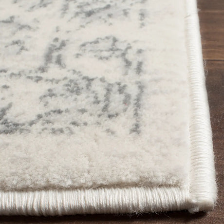 Safavieh Carnegie 5'-1" x 7'-6" Rug in Cream / Grey