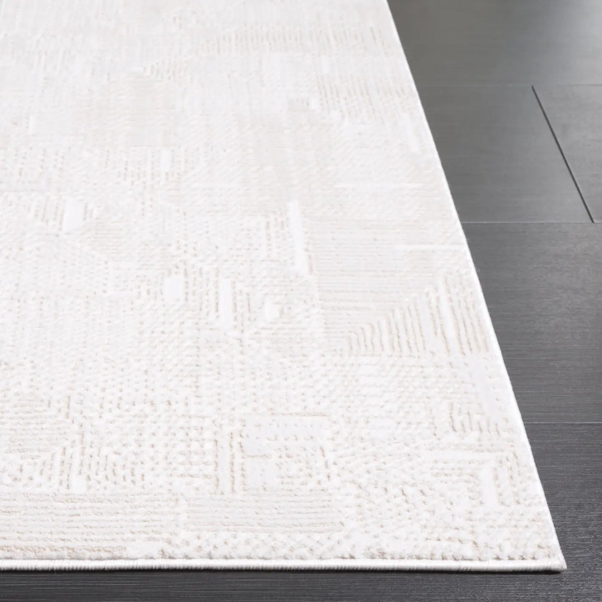 Safavieh Wilcox 6'-7" x 8'-7" Rug in Ivory