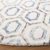 Safavieh Metro 6'-0" x 6'-0" Rug in Ivory / Blue