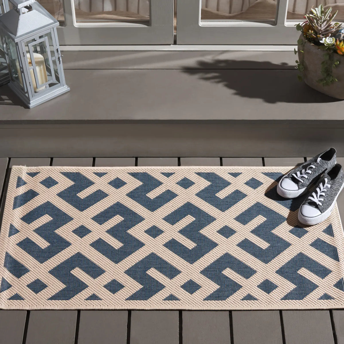 Safavieh Courtyard 2'-0" x 3'-7" Rug in Blue / Bone